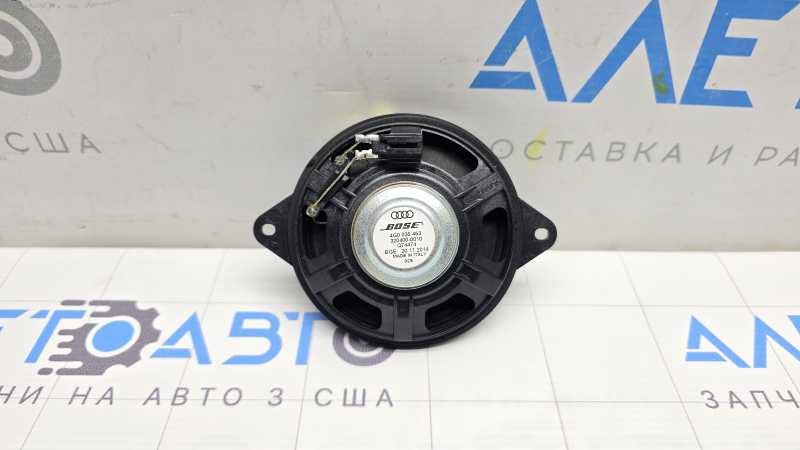 The front panel central speaker of the Audi A6 C7 12-18 Bose is crushed
