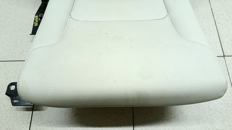Rear row of seats, left, 3rd row, Volvo XC90 16-25, gray leather, dry-cleanable