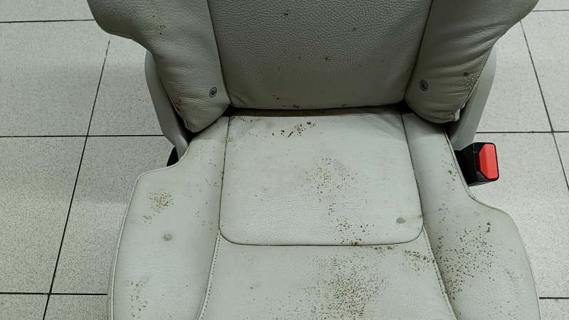 Rear seat right 2nd row Volvo XC90 16-22 gray leather for 3 rows, dry cleanable, rusty frame