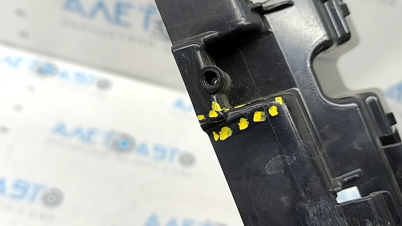 Rear bumper bracket lower central BMW X5 G05 19-26 without towbar, cracks