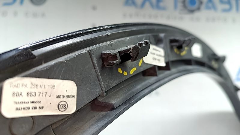 Front left fender arch trim for Audi Q5 80A 21-25 black, broken fasteners, broken fastener