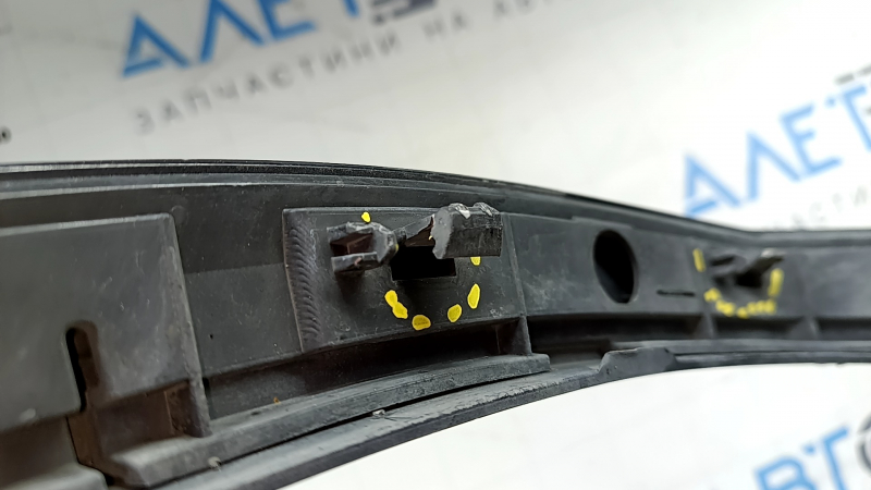 Front left fender arch trim for Audi Q5 80A 21-25 black, broken fasteners, broken fastener