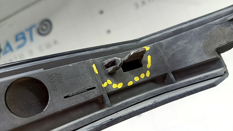 Front left fender arch trim for Audi Q5 80A 21-25 black, broken fasteners, broken fastener