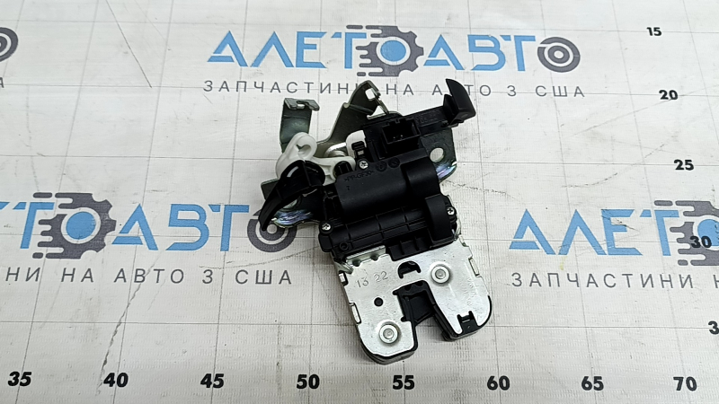 Audi A3 22-26 trunk lid lock