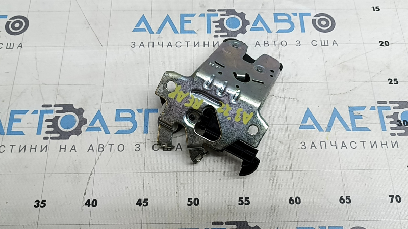 Audi A3 22-26 trunk lid lock