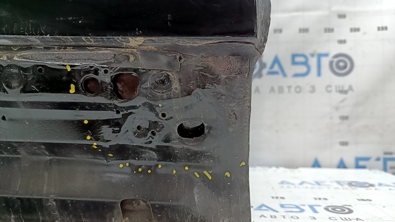 Bare rear right door of Audi Q5 80A 19-25 black LY9B, with a limiter and a limiter boot, after repair, the paint has swelled, the limiter insert is scrolling