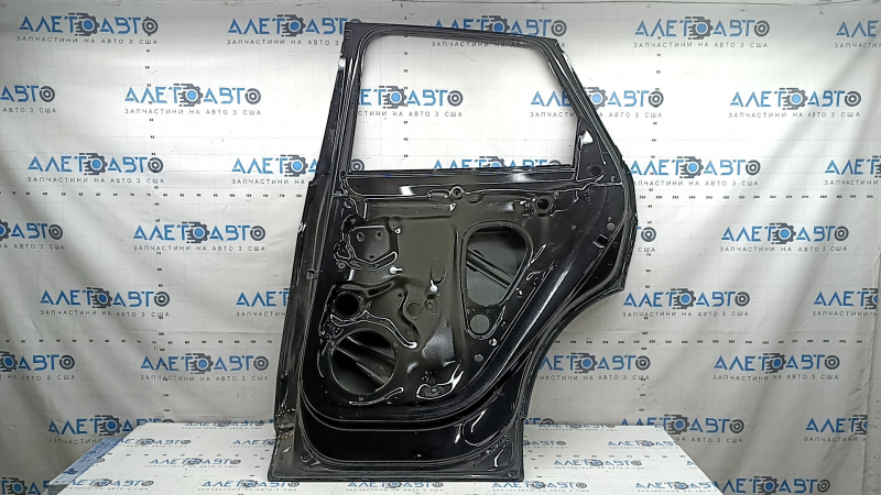 Bare rear right door of Audi Q5 80A 19-25 black LY9B, with a limiter and a limiter boot, after repair, the paint has swelled, the limiter insert is scrolling