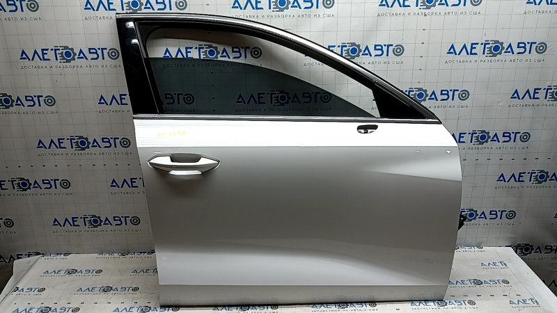 Front right door assembly Audi A3 22-26 chrome molding, white LY9C, scratches on chrome, scratches on trim