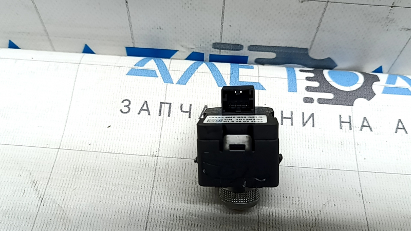 Audi A3 22-26 mirror controls: chrome is peeling, fasteners are broken, there are scratches