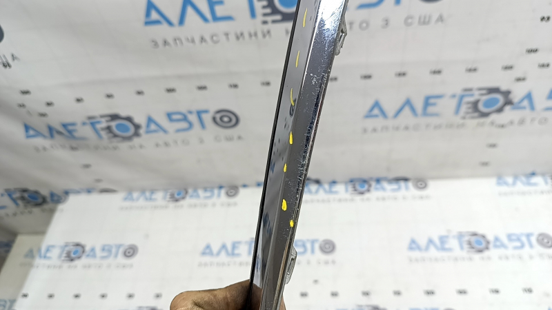 Right radiator grille molding eyelash for Honda Accord 21-22, light chrome, with seal, chrome defect