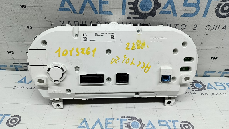 Instrument cluster Honda Accord 21-22 hybrid, 228k, scratches