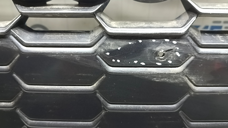 Radiator grill Audi A3 22-26 dark chrome, with emblem, scratches on chrome, crack on license plate mount