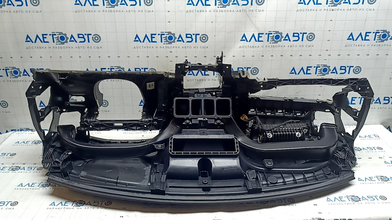 Front dashboard with AIRBAG Volvo XC60 18-26 black without projection, scratches, broken mount, fracture
