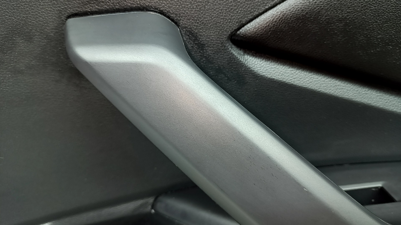 Door trim, front right card, VW Jetta 22-26, black with black leather insert, leather armrest, gray type 2 molding, matte black insert, scratches