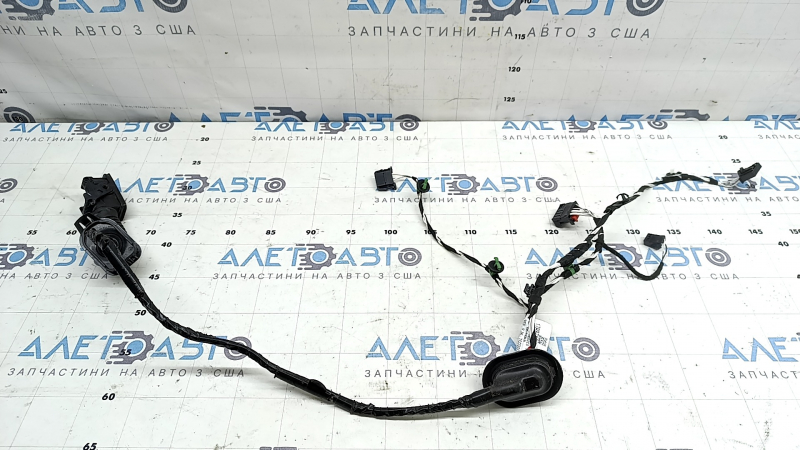 Wiring for the rear left door of a VW Jetta 19-26