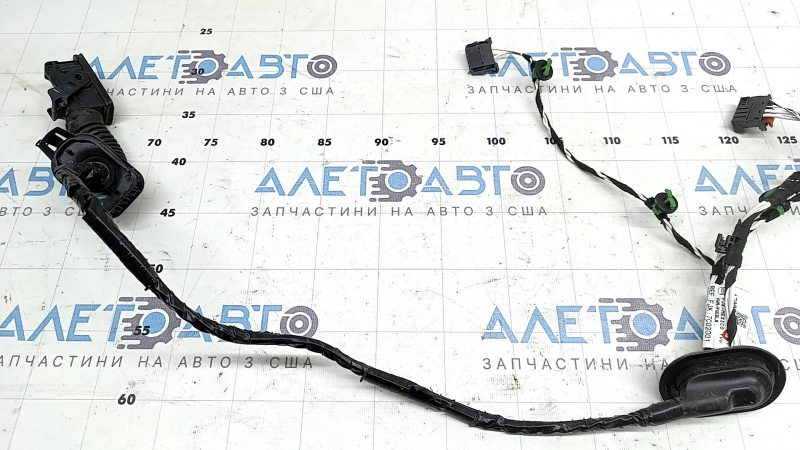 Wiring for the rear left door of a VW Jetta 19-26