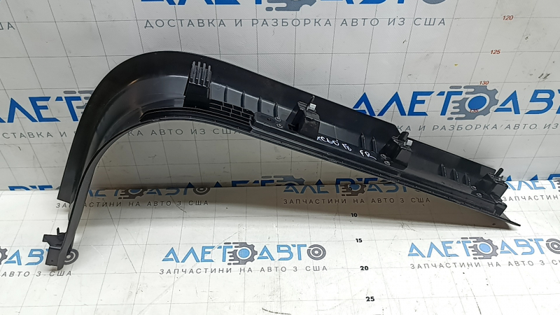 Front right door sill trim Volvo XC60 18-26 black with chrome insert, scratches, scratches on chrome