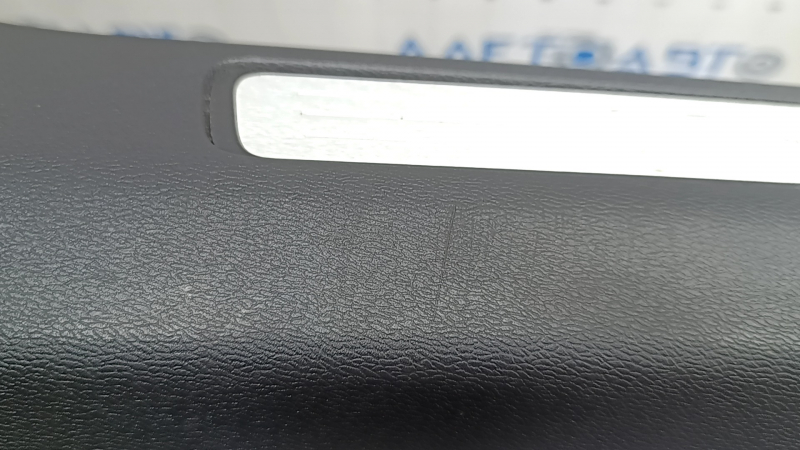 Front right door sill trim Volvo XC60 18-26 black with chrome insert, scratches, scratches on chrome