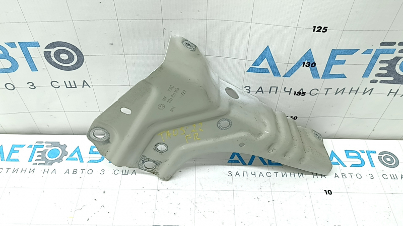 Front upper right fender bracket VW Taos 22-25