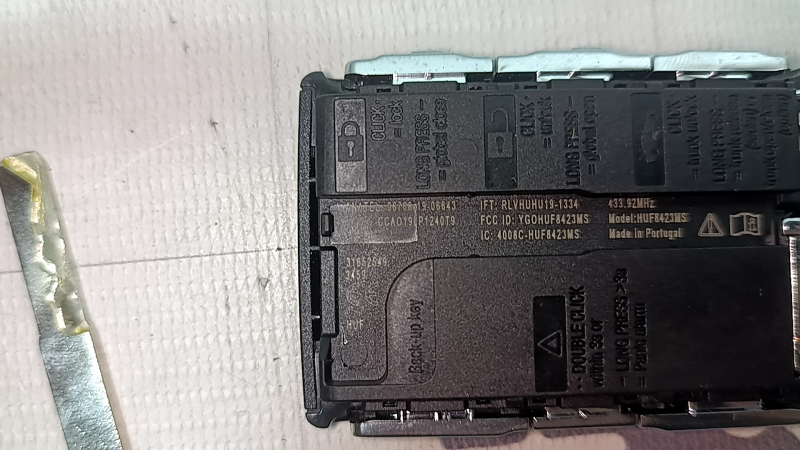 Volvo XC60 18-26 keyless key, 4 buttons, black, 433.92MHz, worn, scratched