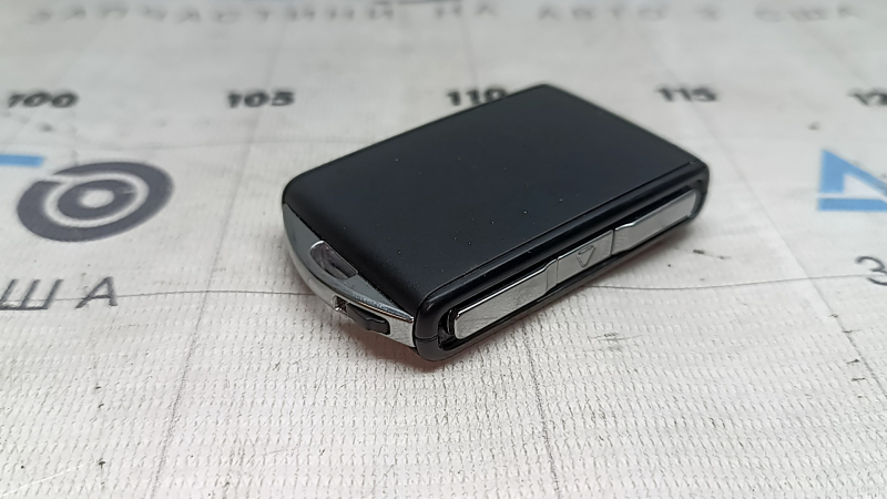 Volvo XC60 18-26 keyless key, 4 buttons, black, 433.92MHz, worn, scratched