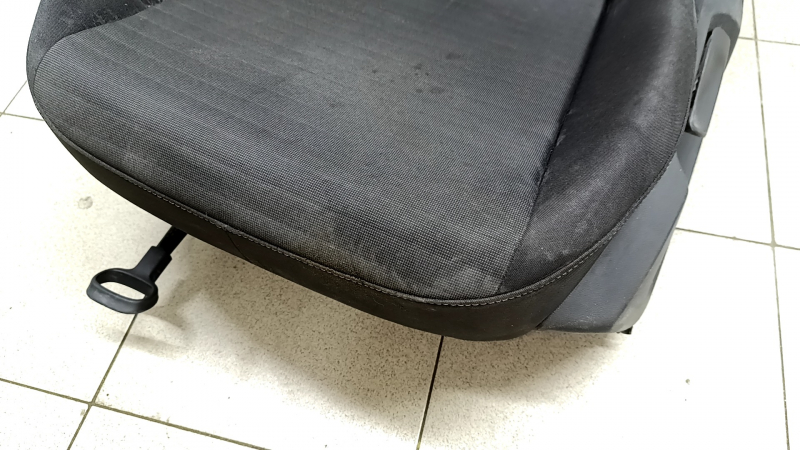 Driver's seat VW Jetta 22-26 without airbag, mechanical, black fabric, for cleaning