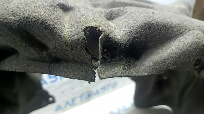 Rear right fender liner Volvo XC60 18-26 tears
