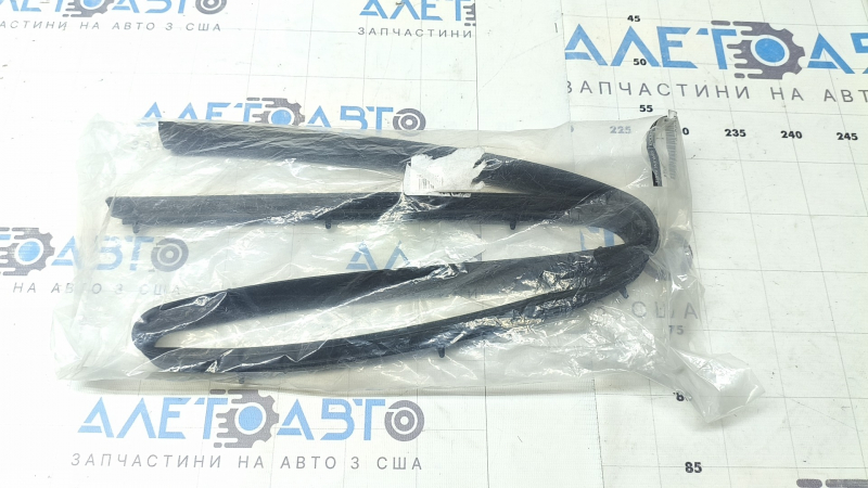 Door seal on the right threshold Mazda CX-5 13-16
