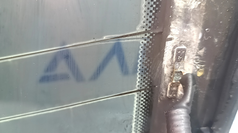 The rear window of the Audi A3 22-26 is covered in soot, the heating system is defective, and there is oxidation