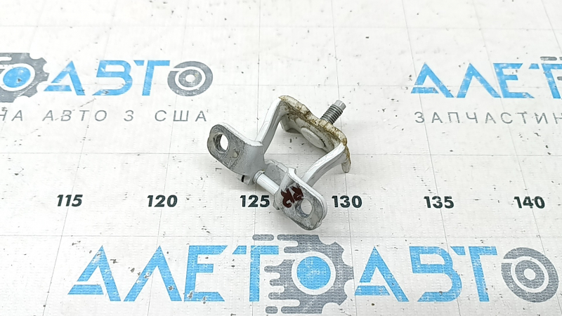 Right tailgate hinge VW Taos 22-25