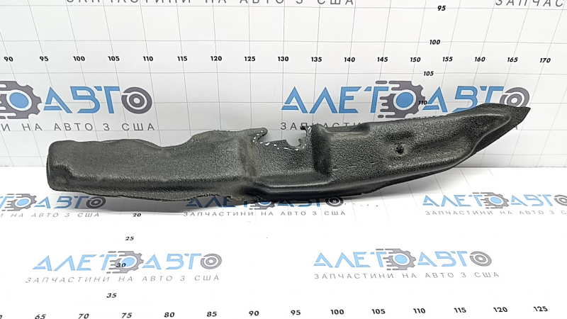 The right door-wing seal of the Jeep Compass 17-26 is torn