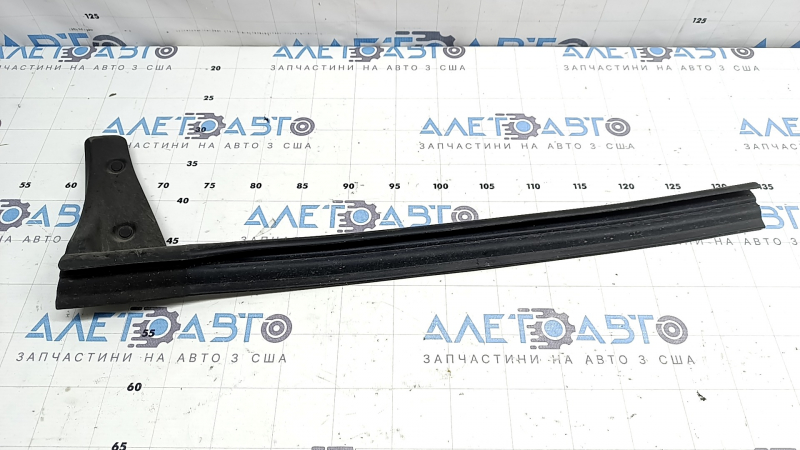 Lower rear left door seal for Nissan Murano 25-26