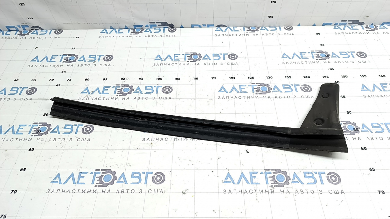 Lower rear right door seal for Nissan Murano 25-26