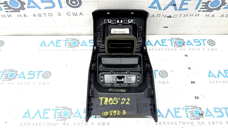Center console trim with deflector VW Taos 22-25 black, scratches