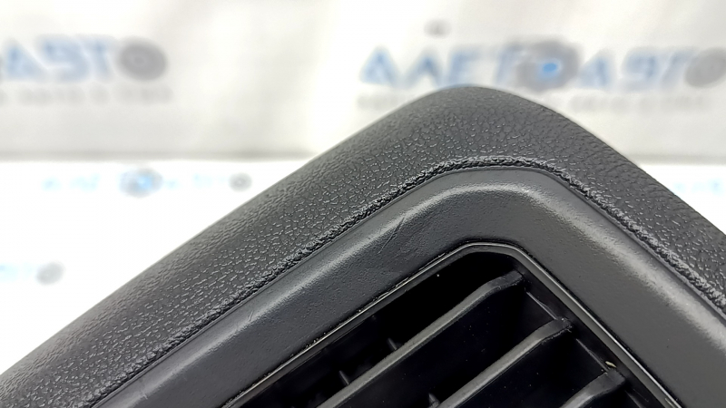 Center console trim with deflector VW Taos 22-25 black, scratches