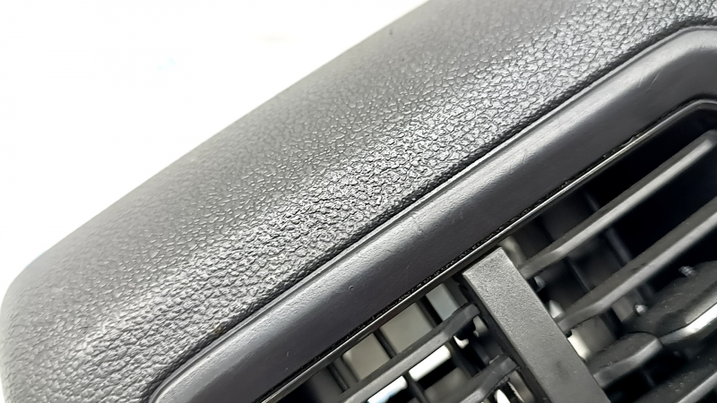 Center console trim with deflector VW Taos 22-25 black, scratches