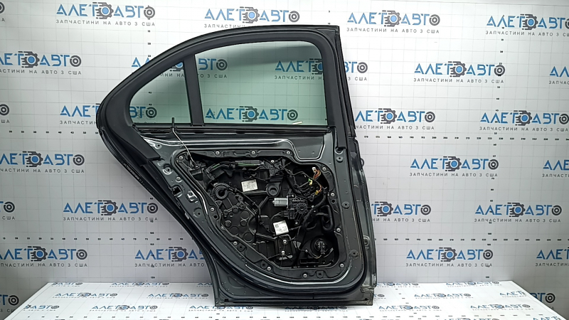 Complete rear left door Mercedes C-class W205 16-21 aluminum, graphite 992, keyless, scratches, nicks