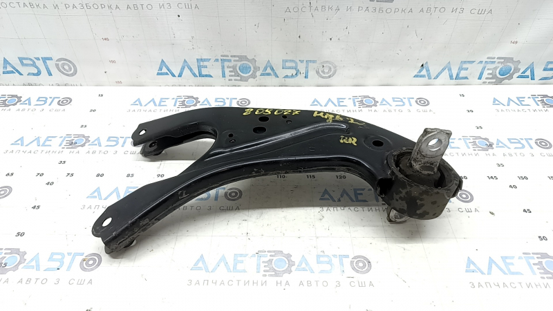 Toyota Highlander 20-26 rear right longitudinal control arm with microcracks