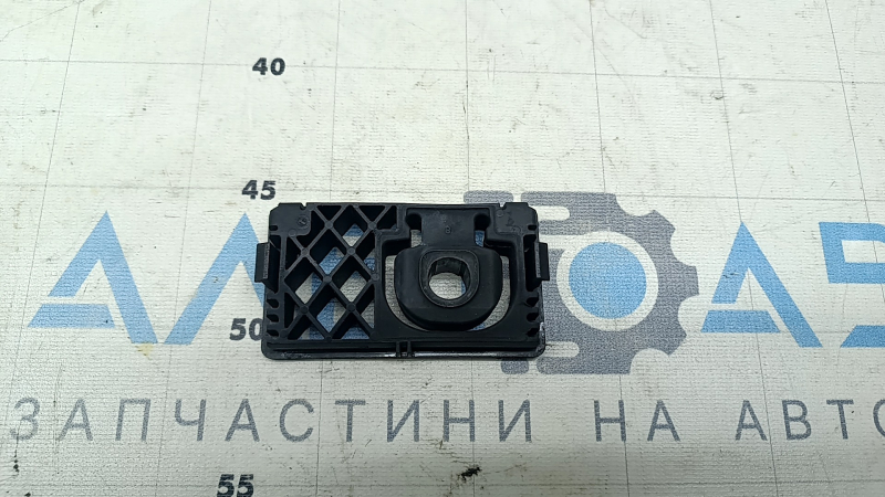 Upper left radiator mount Volvo XC60 18-21 T5, T6 plastic