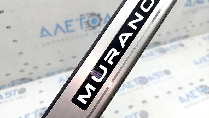 Front left inner door sill trim for Nissan Murano 25-26 with illumination, chrome, scratches