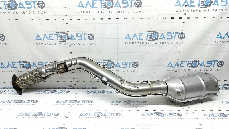 Nissan Murano 25-26 exhaust pipe with catalytic converter dented