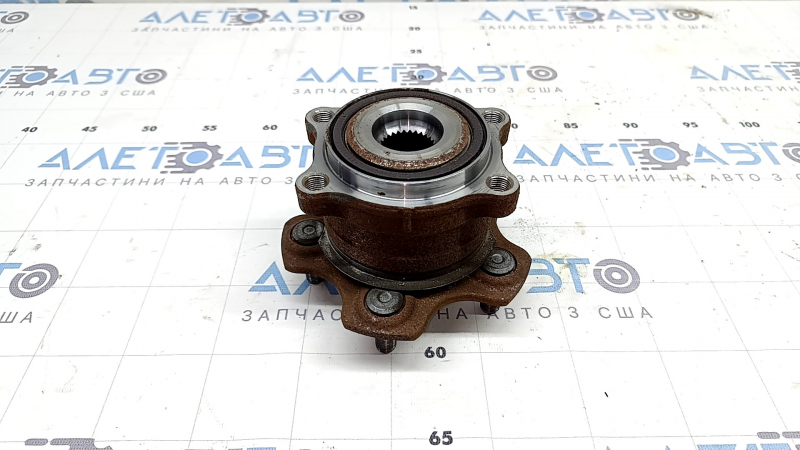 Rear right hub Nissan Murano 25-26