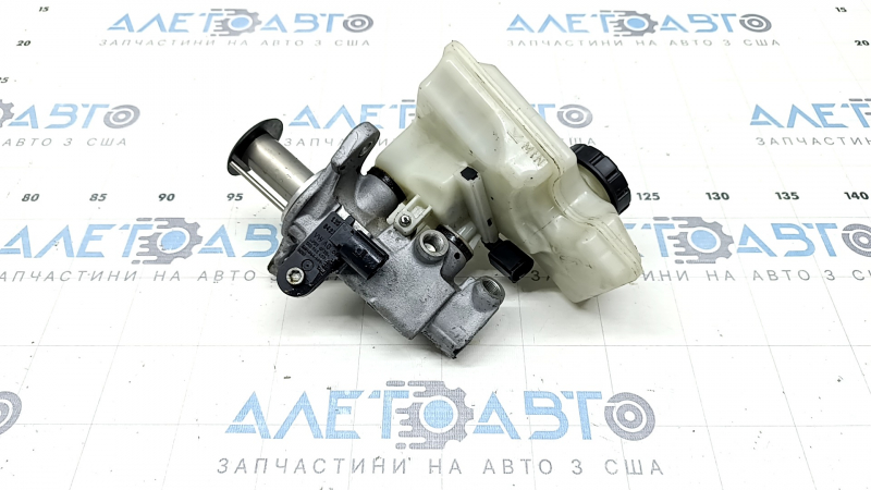 Master brake cylinder with reservoir VW Taos 22-25 with cover