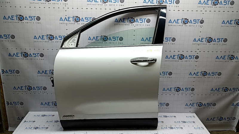 Front left door assembly Kia Sorento 16-20 white SWP, dent, scratches, dents