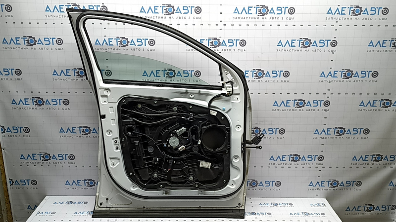 Front left door assembly Kia Sorento 16-20 white SWP, dent, scratches, dents