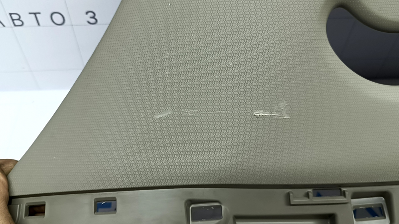 Left rear pillar trim Kia Sorento 16-20 beige for 3rd row, scratches