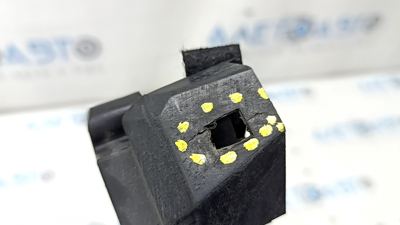 Right intercooler mounting bracket Porsche Macan 15-18 2.0T, 3.0T, 3.6T, crack in the mount
