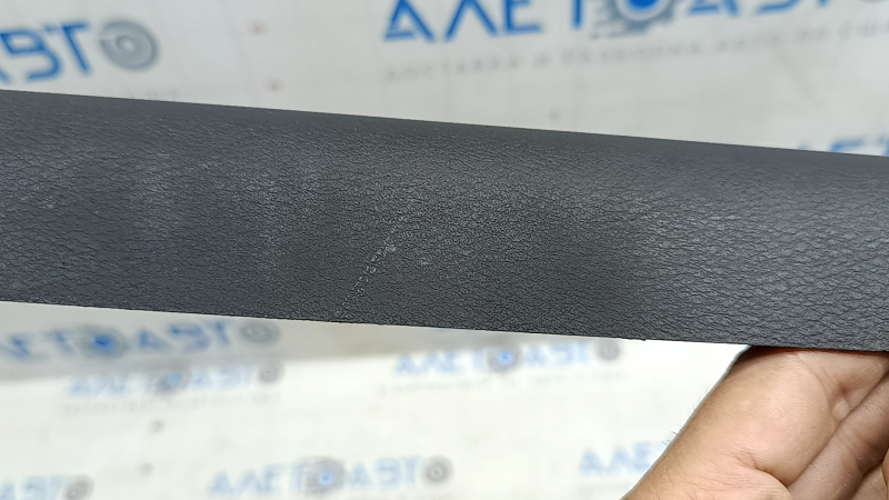 Front right door sill trim Nissan Kicks 18-25 black, scratched, worn
