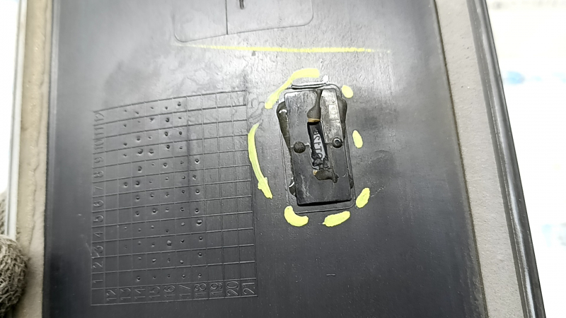 Lower rear left door trim Porsche Macan 15-21 structure, broken fastening, needs cleaning