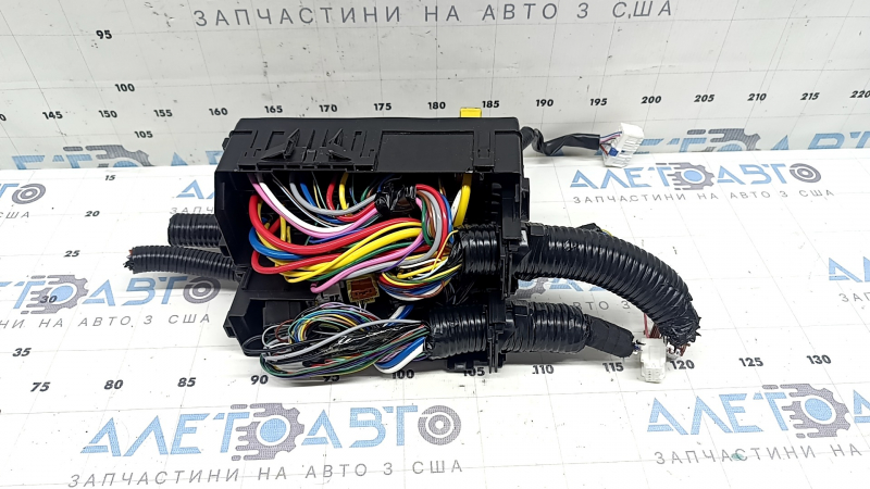 Right underhood relay block complete Nissan Murano 25-26